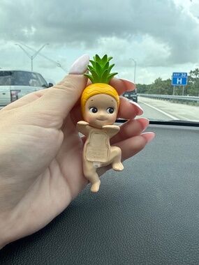 Pineapple Sonny angel hipper